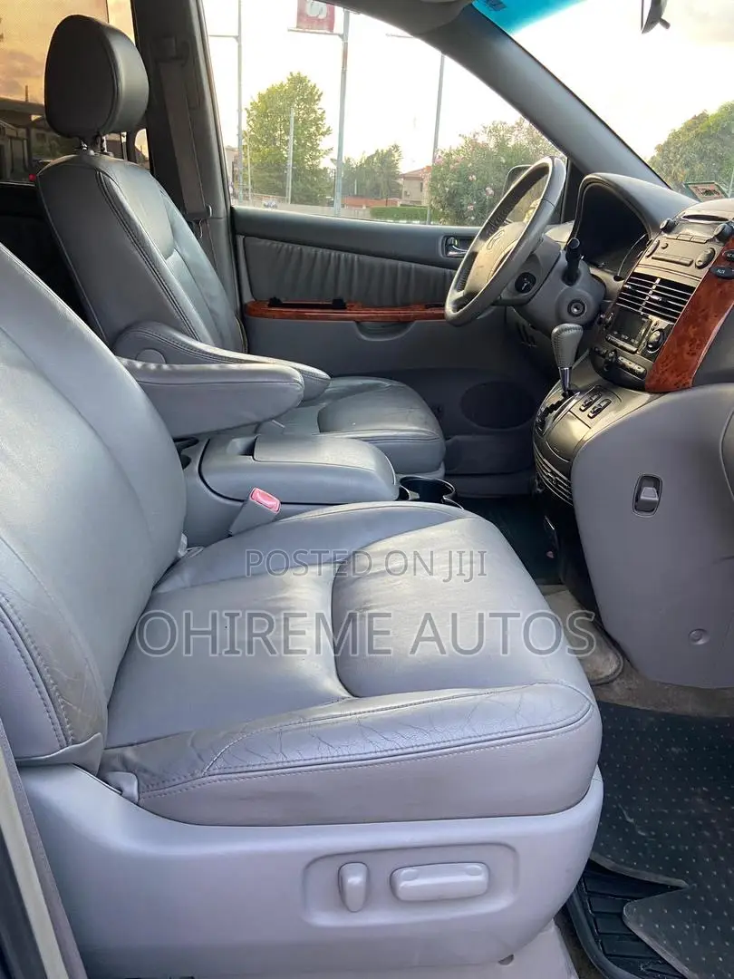 Toyota Sienna 2007 Gray