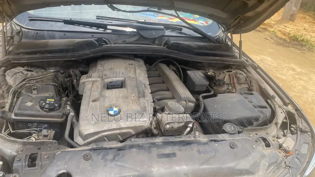 BMW 530i 2005 Gray