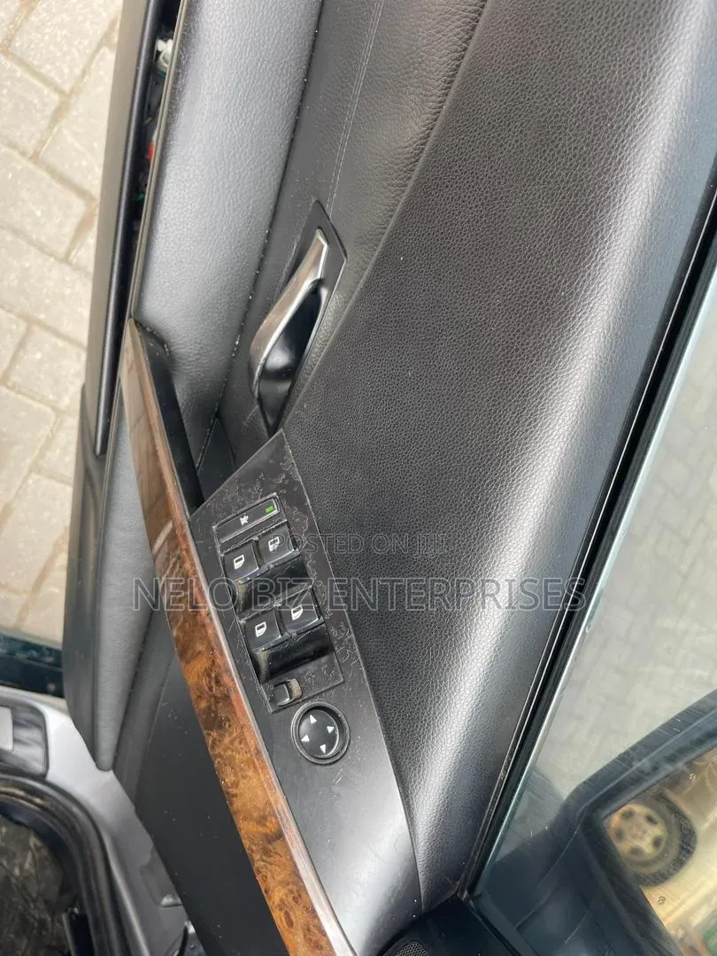 BMW 530i 2005 Gray