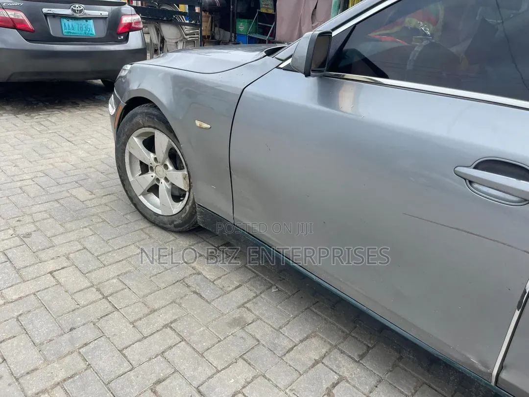 BMW 530i 2005 Gray