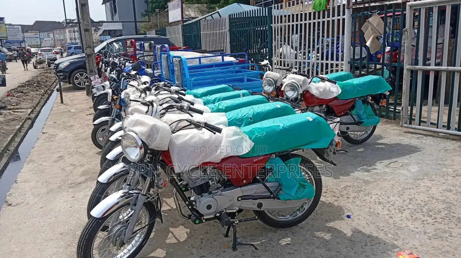 New Bajaj Boxer 100 2025 Red