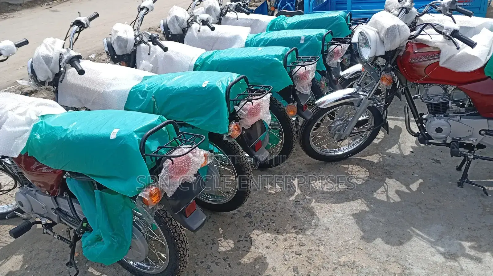 New Bajaj Boxer 100 2025 Red