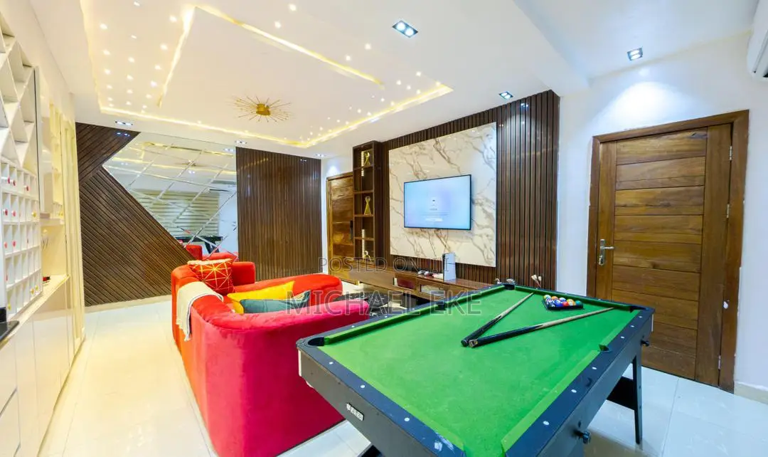 Highrise 2 Bedroom Apartment