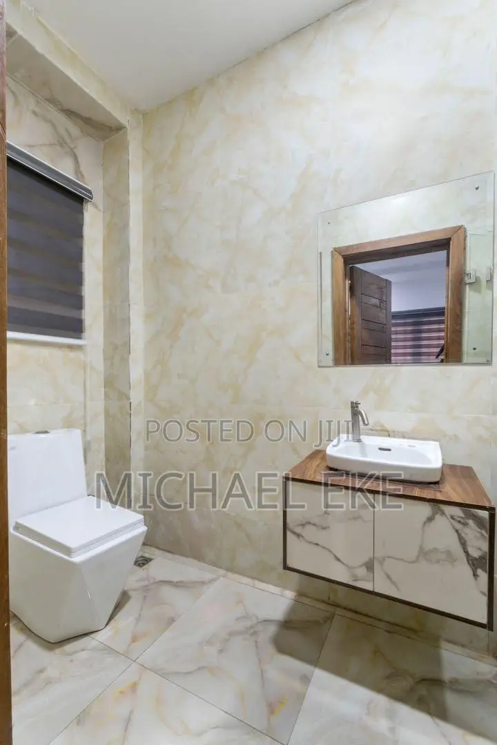 Highrise 2 Bedroom Apartment