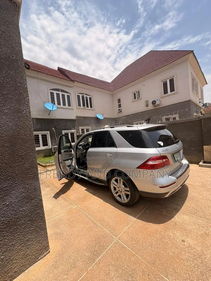 Mercedes-Benz M Class ML350 4dr SUV (3.5L 6cyl 7A) 2014 Silver