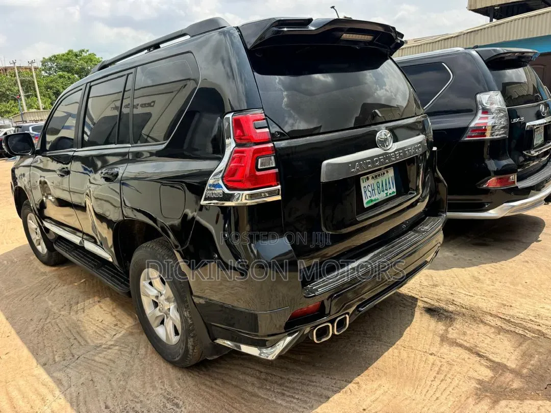 Toyota Land Cruiser Prado 2022 Black