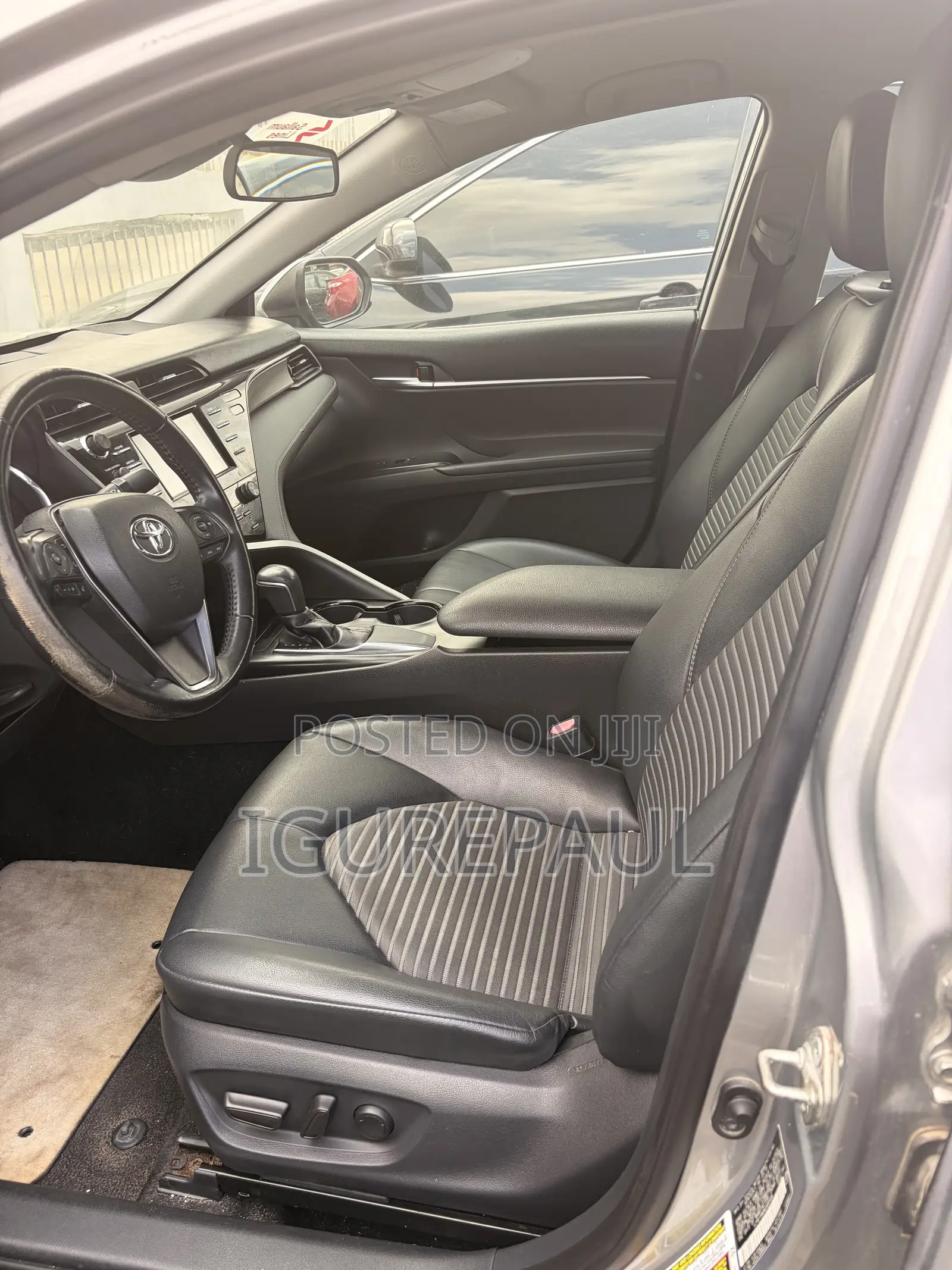 Toyota Camry 2019 Silver