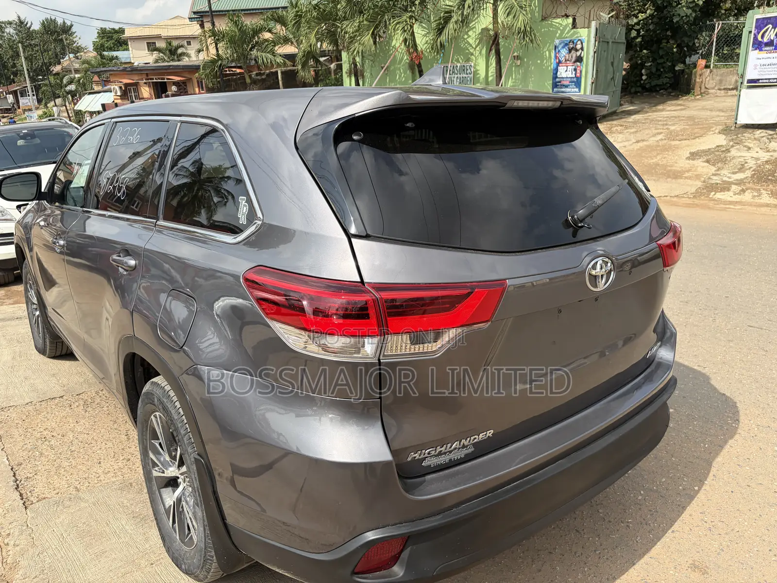 Toyota Highlander LE Plus 4x2 V6 (3.5L 6cyl 8A) 2018 Brown
