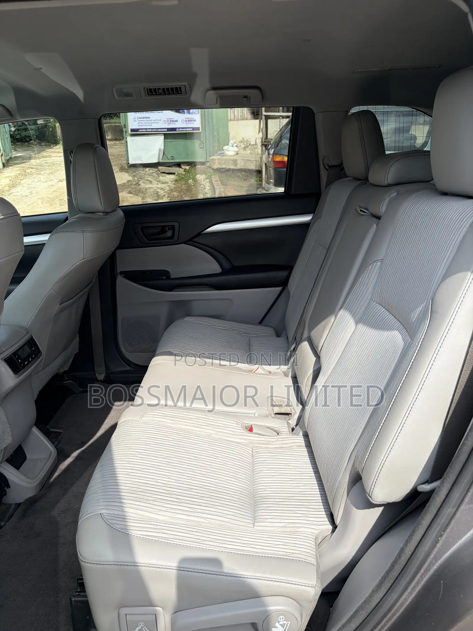 Toyota Highlander LE Plus 4x2 V6 (3.5L 6cyl 8A) 2018 Brown