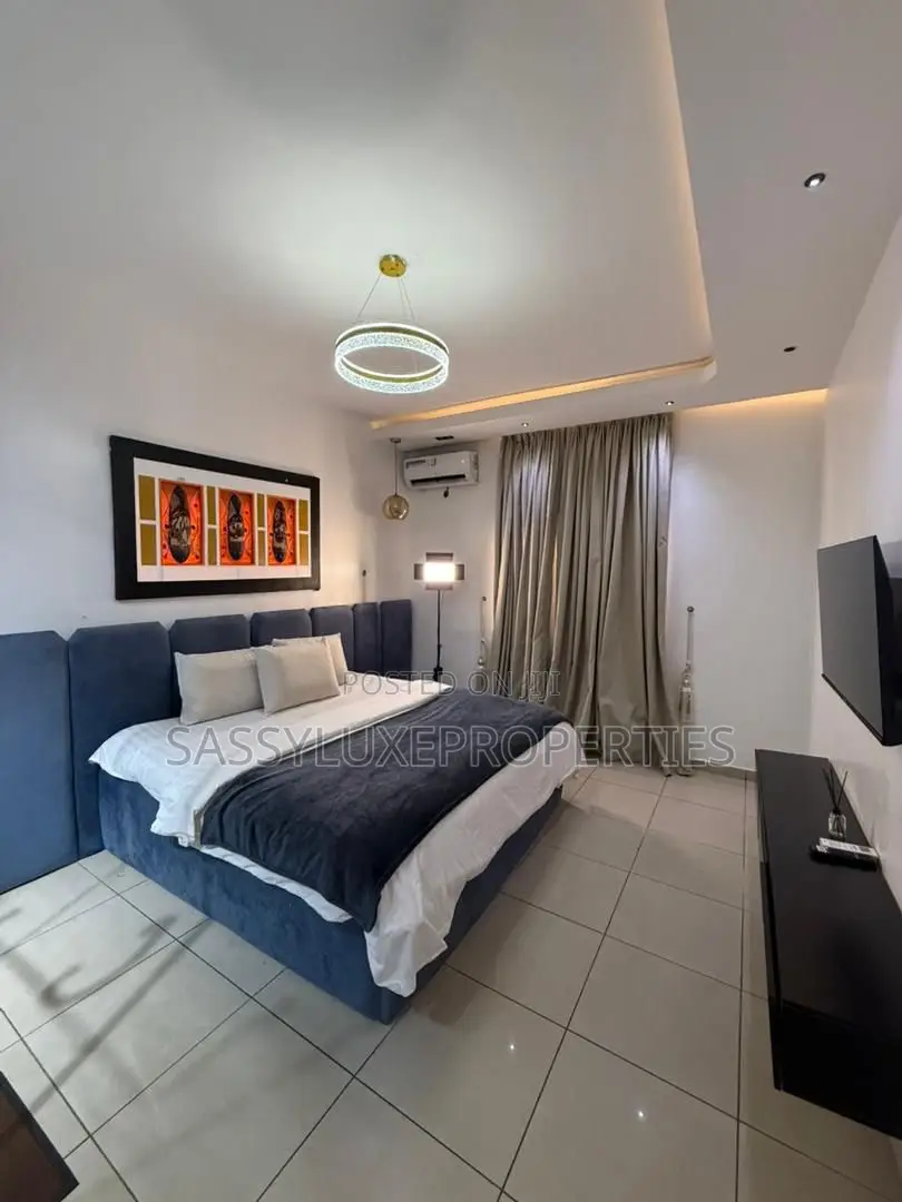 2 Bedroom Apartment With Gym Bathtub