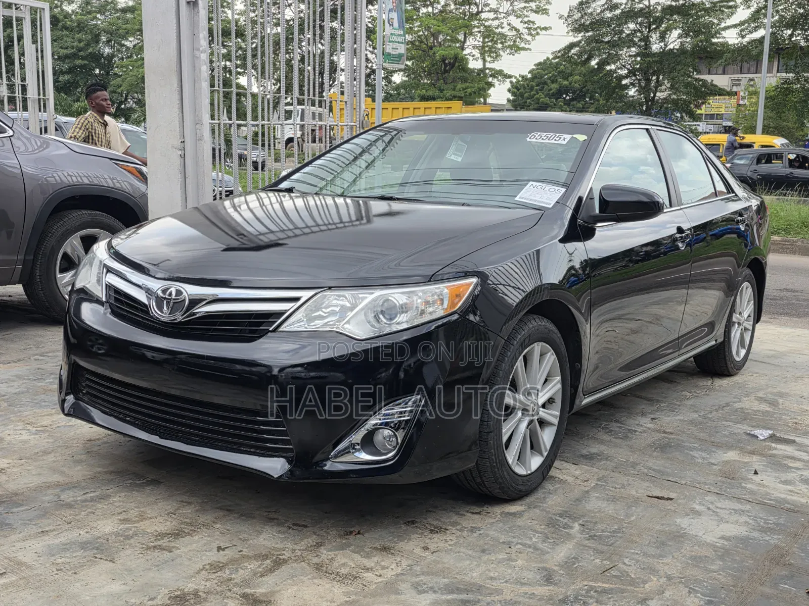 Toyota Camry XLE 4dr Sedan (2.5L 4cyl 6A) 2012 Black