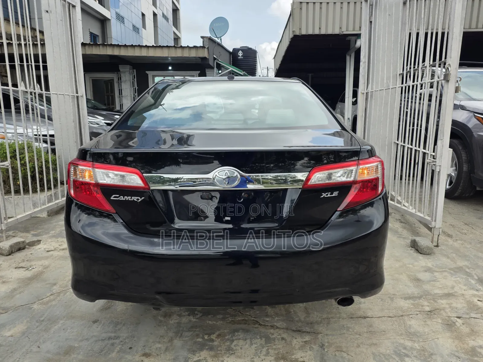 Toyota Camry XLE 4dr Sedan (2.5L 4cyl 6A) 2012 Black