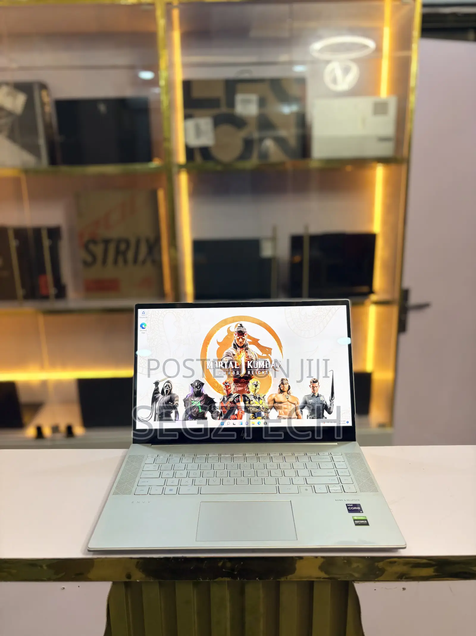Laptop HP Envy 15-ep0xxx 16GB Intel Core i9 SSD 512GB