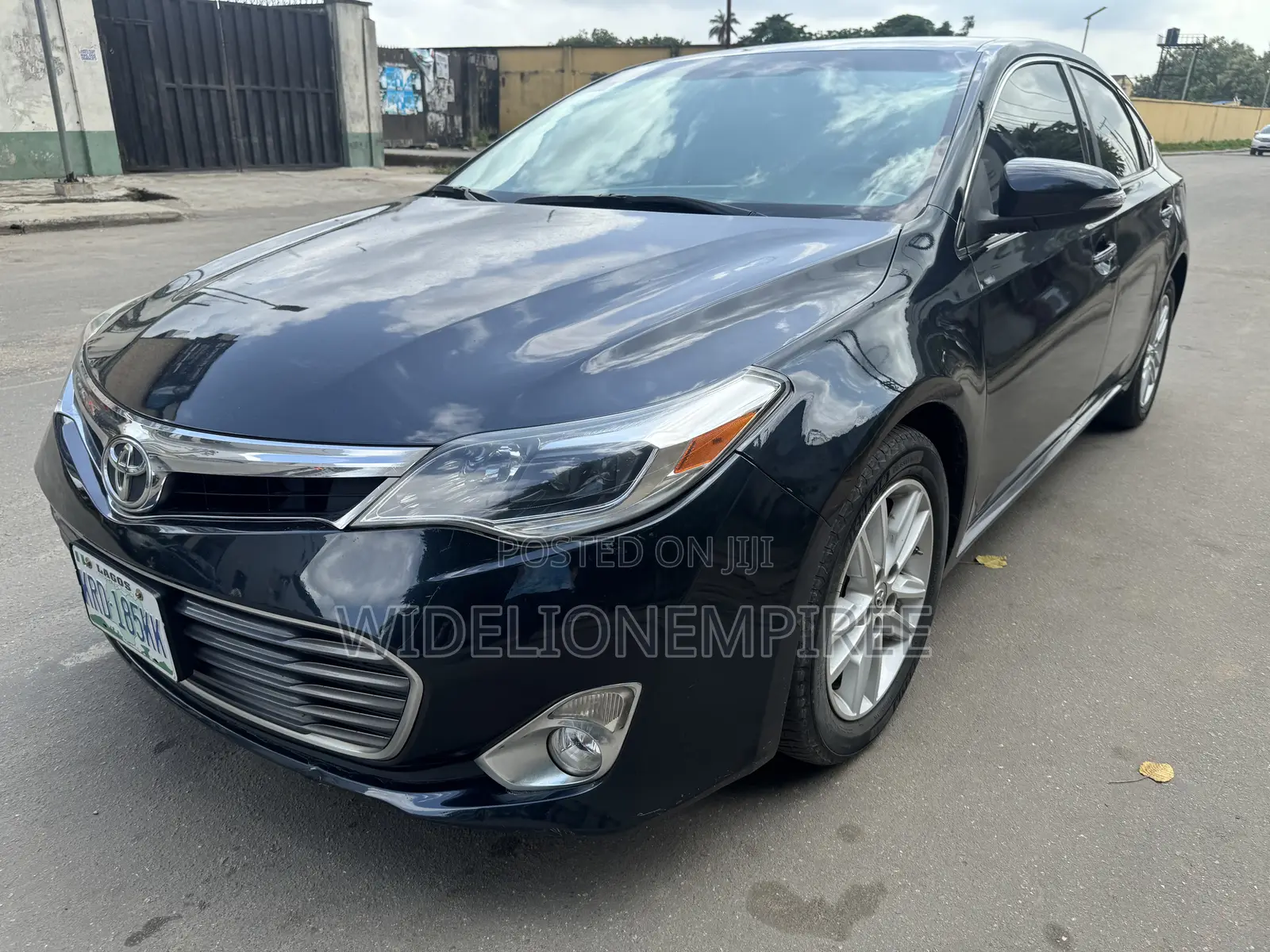 Toyota Avalon XLE FWDSedan (3.6L 6cyl 6A) 2016 Black