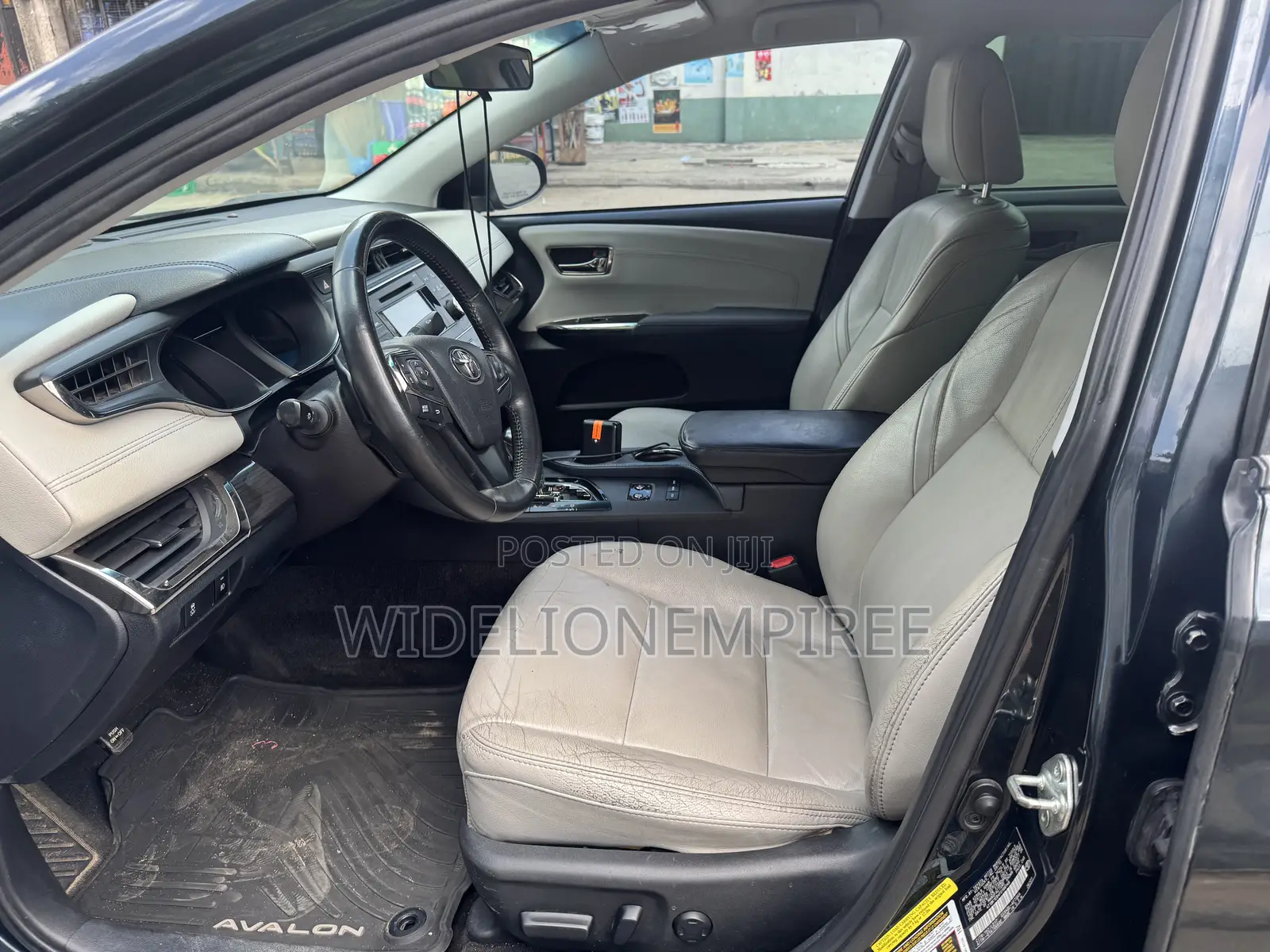 Toyota Avalon XLE FWDSedan (3.6L 6cyl 6A) 2016 Black