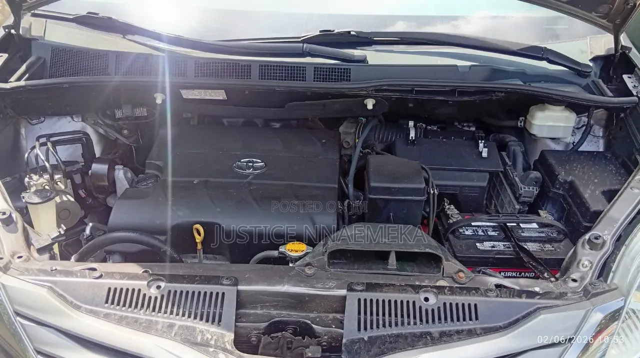 Toyota Sienna 2013 Gray