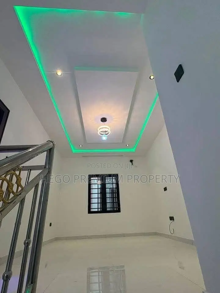 4bdrm Duplex in Estate Akwaka, Ruuodomaya for sale