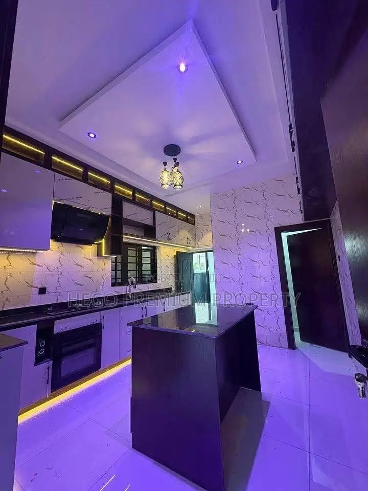 4bdrm Duplex in Estate Akwaka, Ruuodomaya for sale