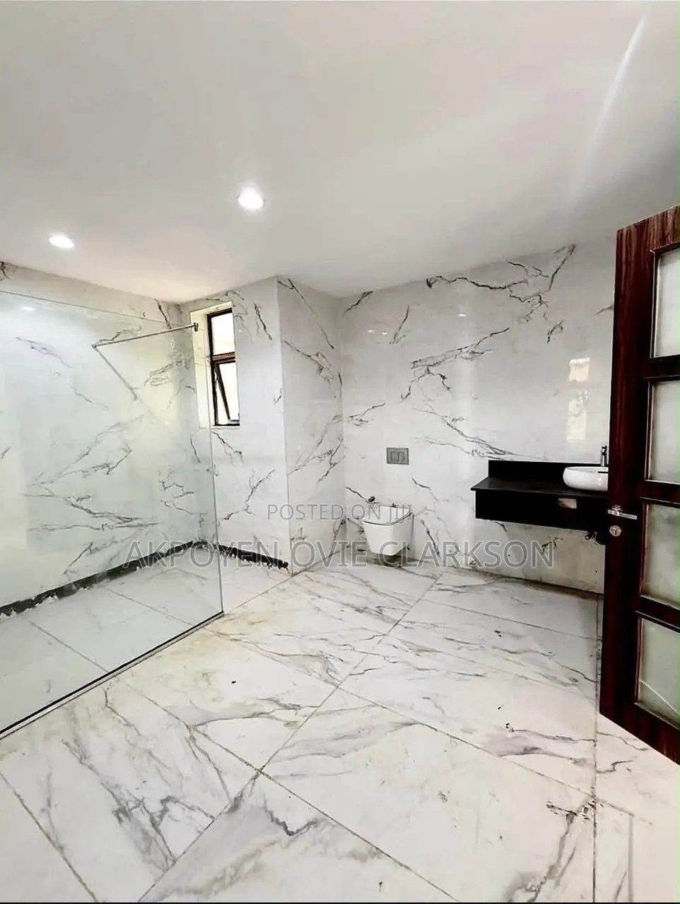 5bdrm Duplex in Guzape District for sale