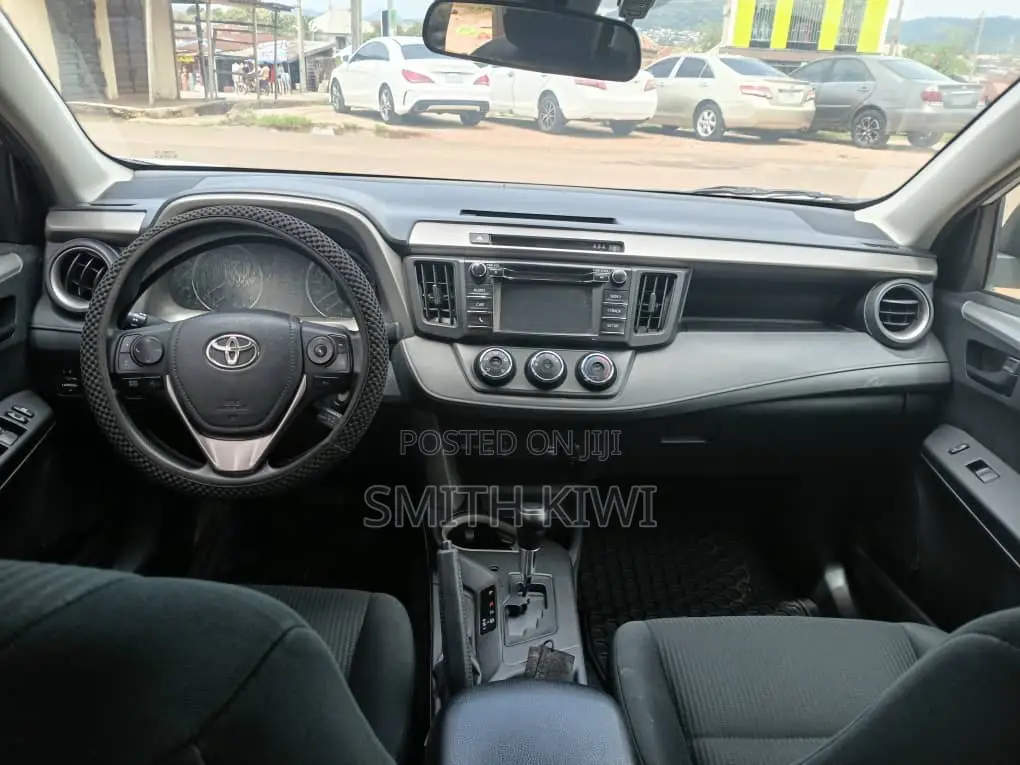 Toyota RAV4 Adventure 4dr SUV AWD (2.5L 4cyl 6A) 2018 White