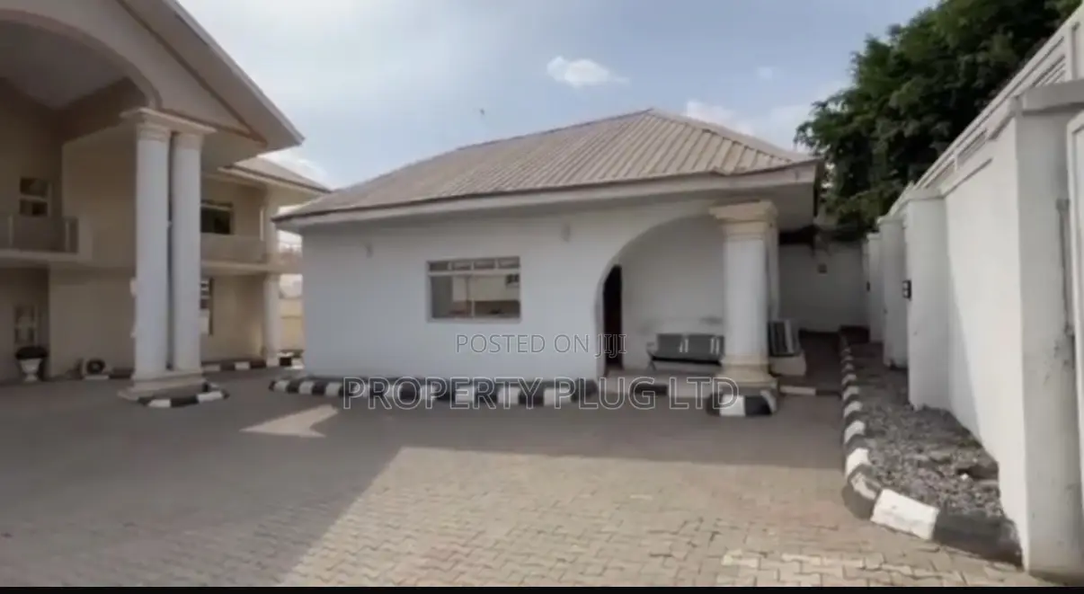 6bdrm Duplex in Maitama for sale