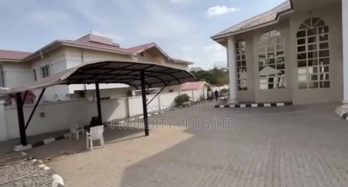 6bdrm Duplex in Maitama for sale