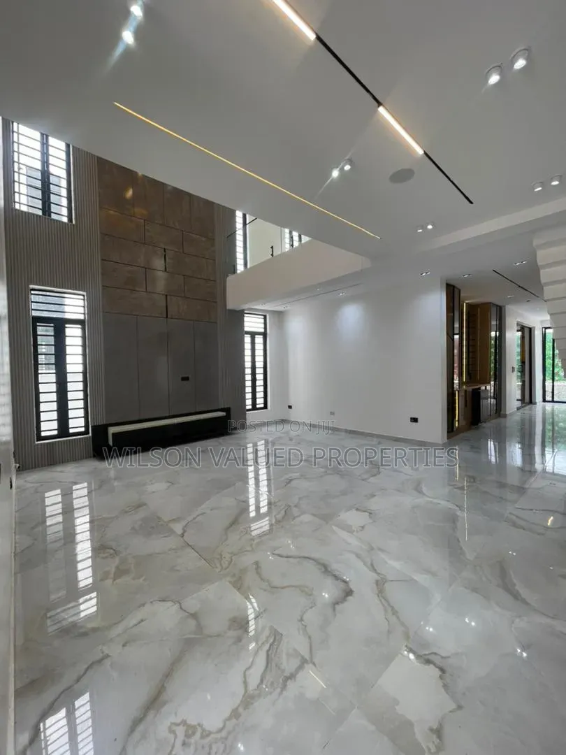 5bdrm Duplex in Wvp Homes, Lekki Phase 1 for sale