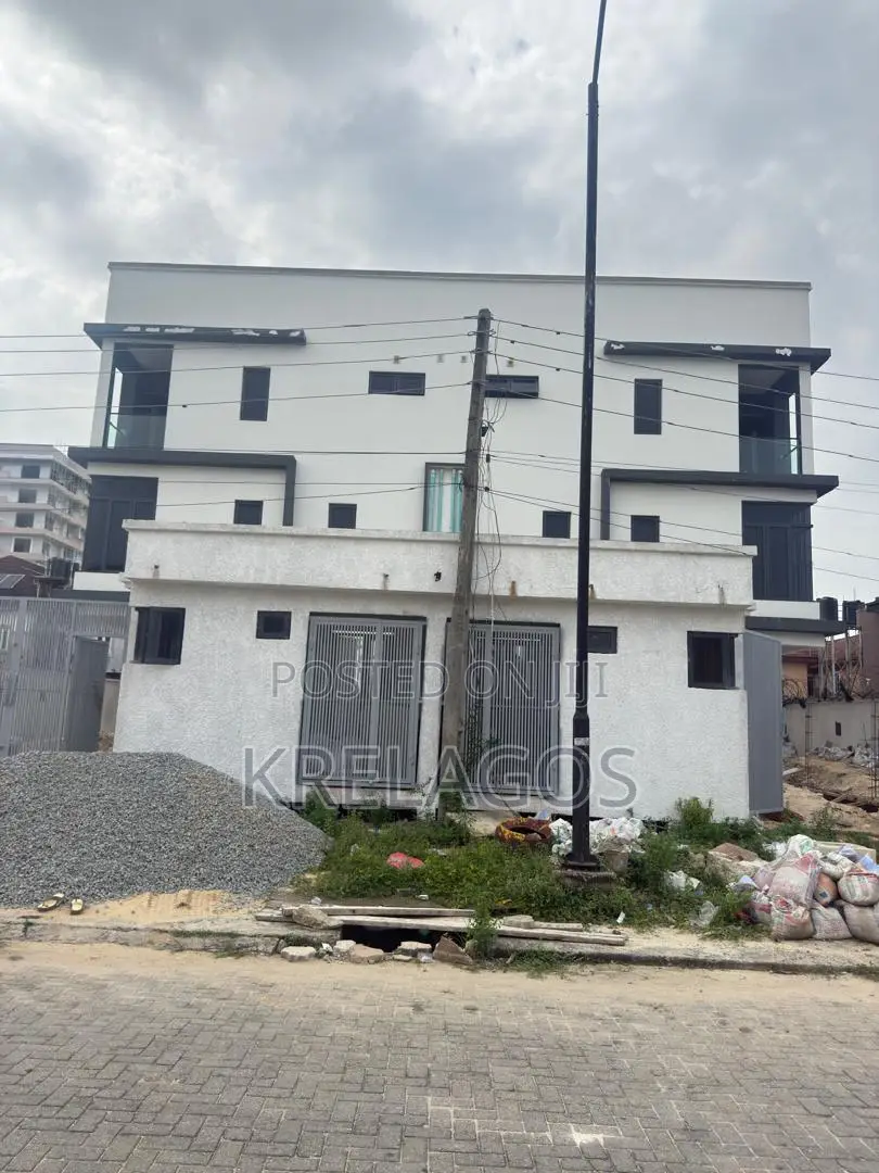 4bdrm Duplex in Lekki Phase 1 for rent