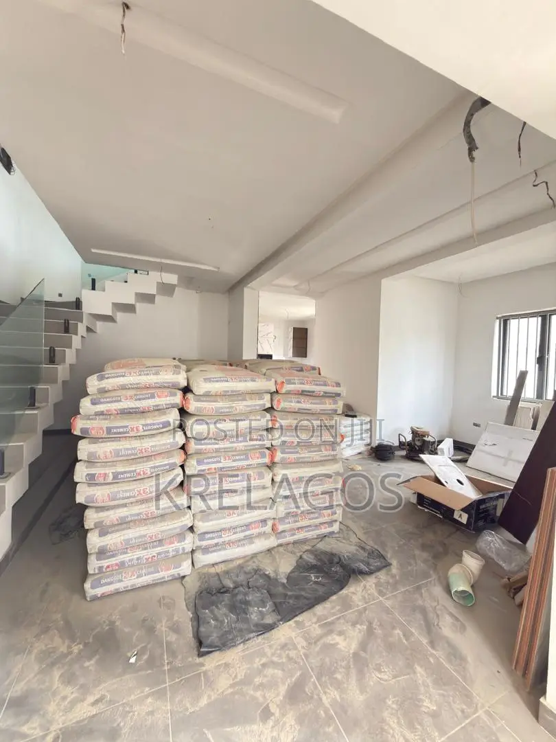 4bdrm Duplex in Lekki Phase 1 for rent
