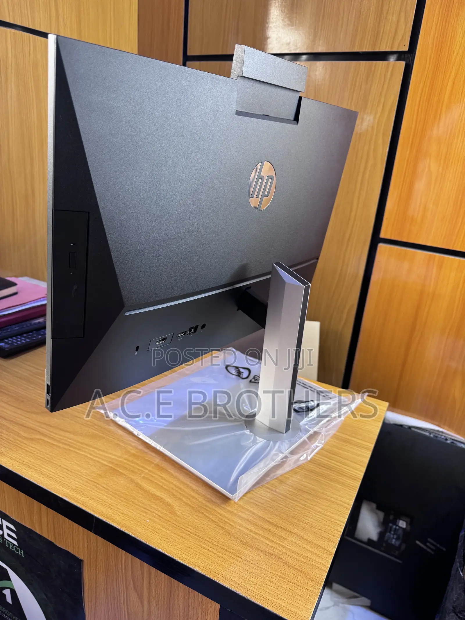 New Desktop Computer HP ProOne 400 8GB Intel Core i5 SSD 512GB