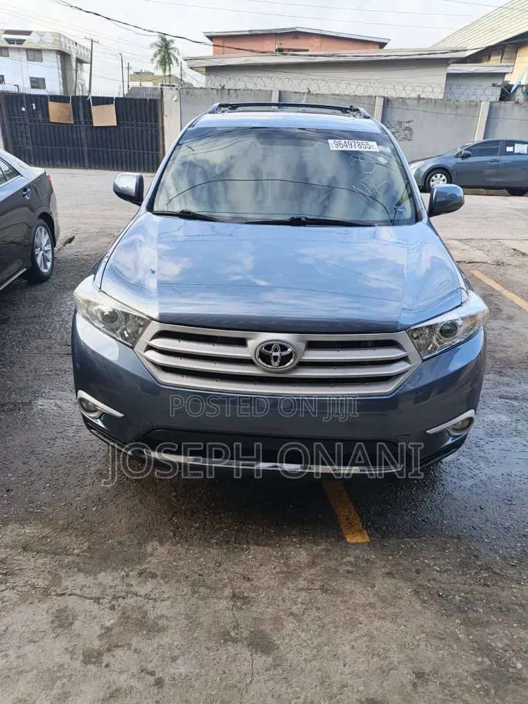 Toyota Highlander Limited 3.5l 4WD 2013 Blue
