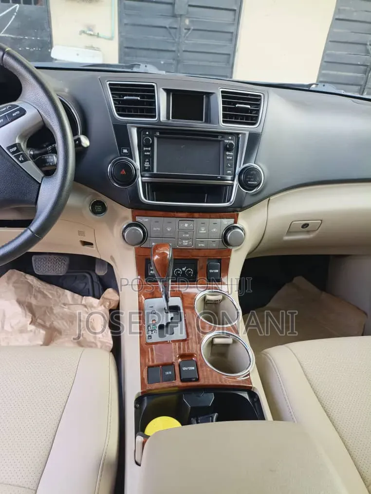 Toyota Highlander Limited 3.5l 4WD 2013 Blue