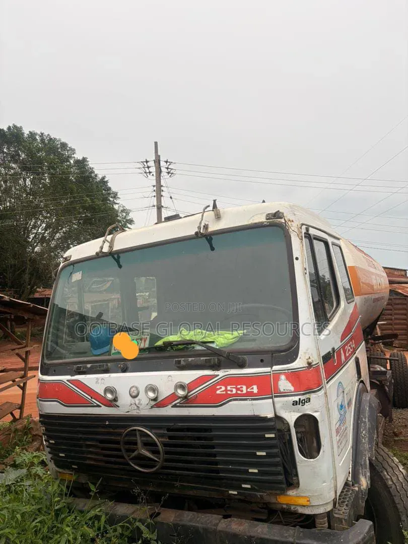 Reg. 12tonnes Mercedes Lpg Bobtail