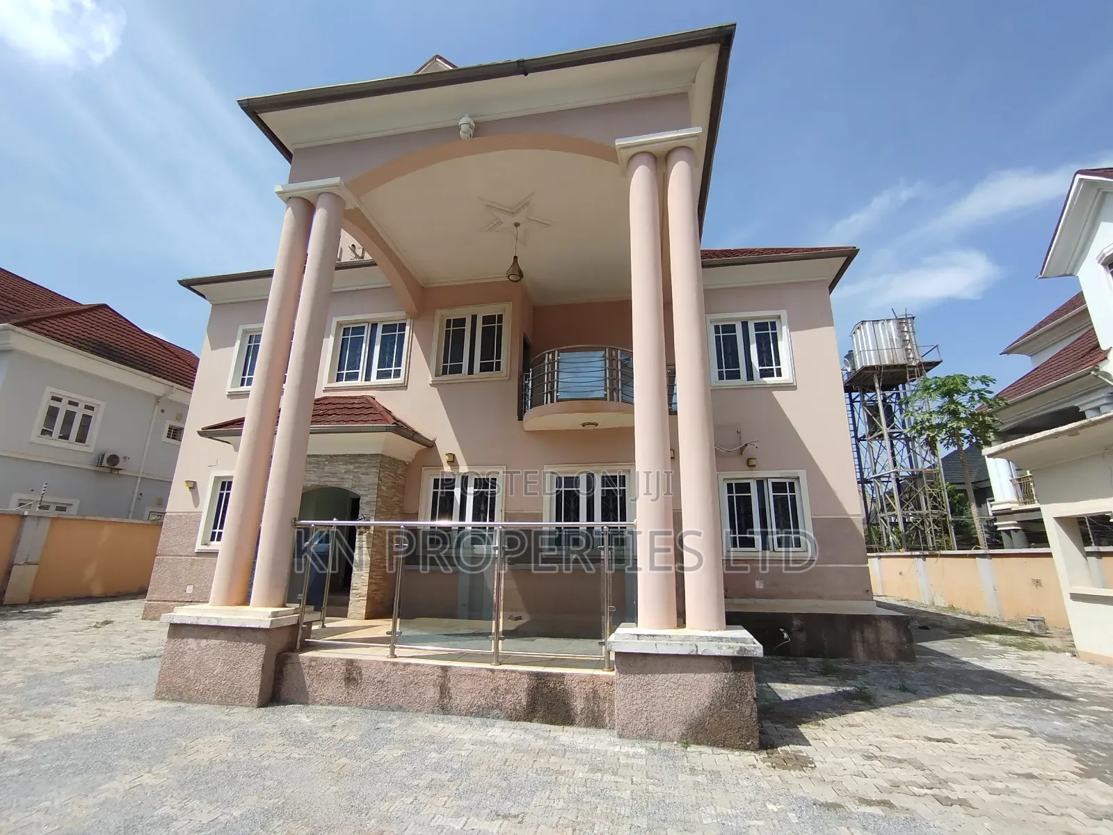 6bdrm Duplex in Gaduwa for rent