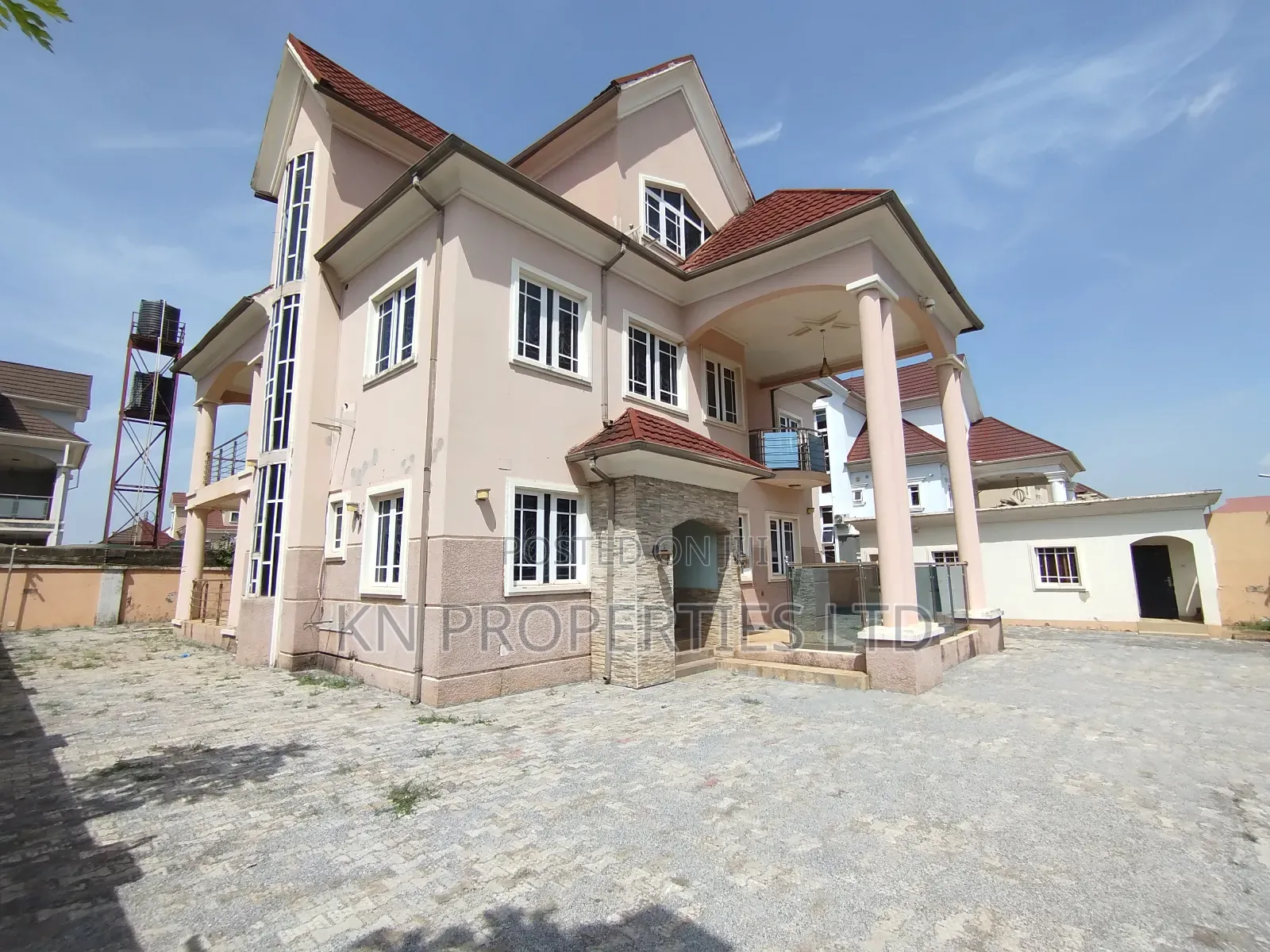 6bdrm Duplex in Gaduwa for rent
