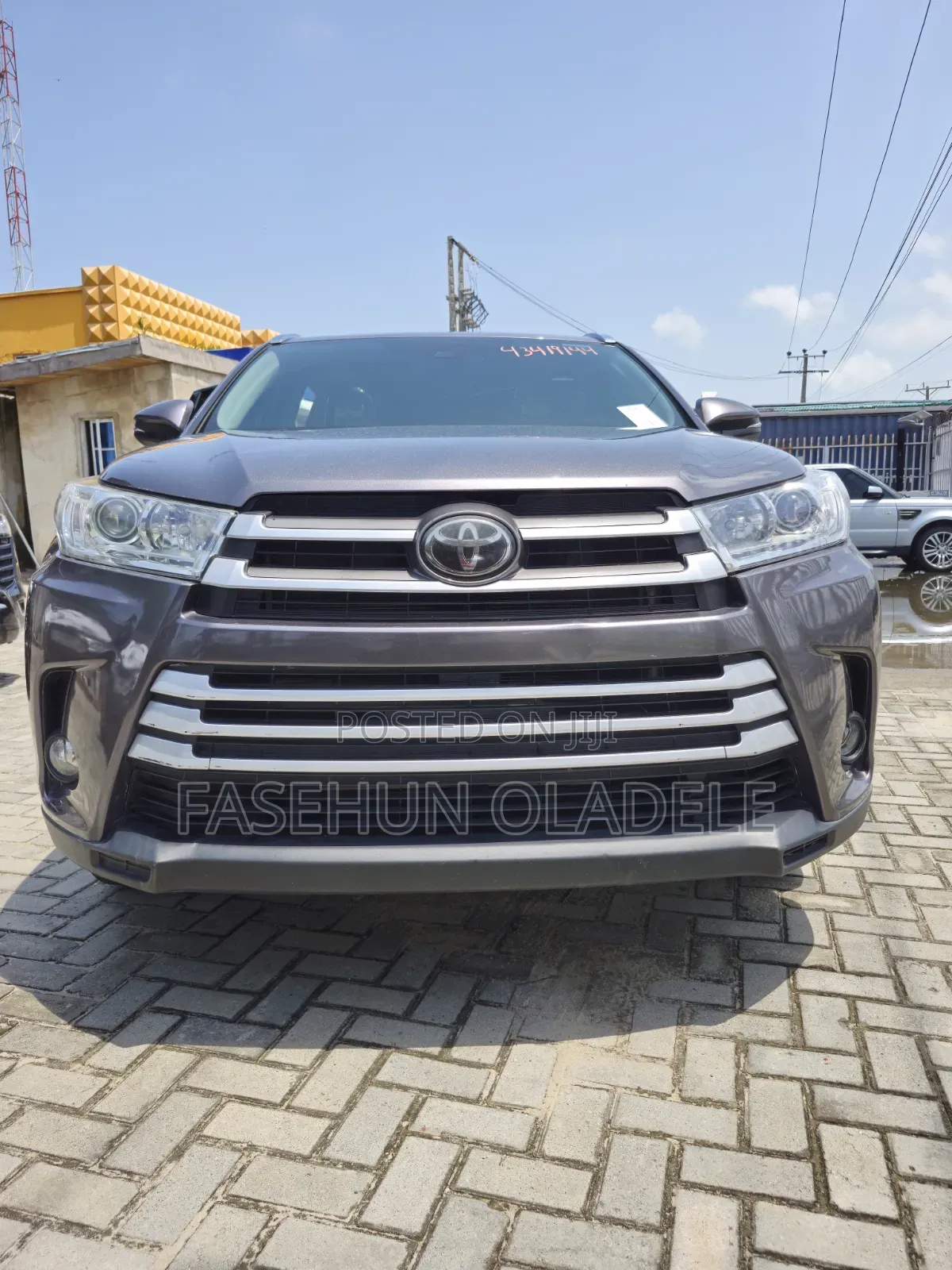 Toyota Highlander XLE 4x4 V6 (3.5L 6cyl 8A) 2018 Gray
