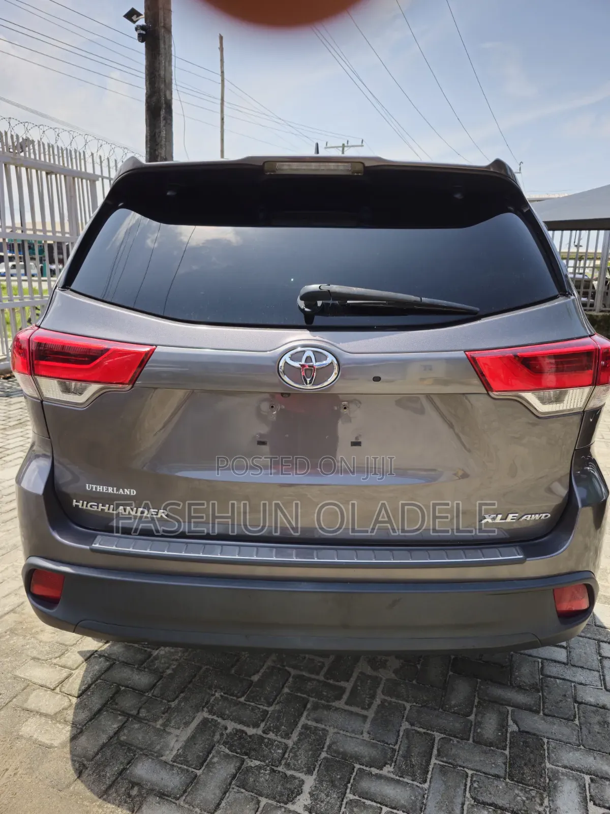 Toyota Highlander XLE 4x4 V6 (3.5L 6cyl 8A) 2018 Gray