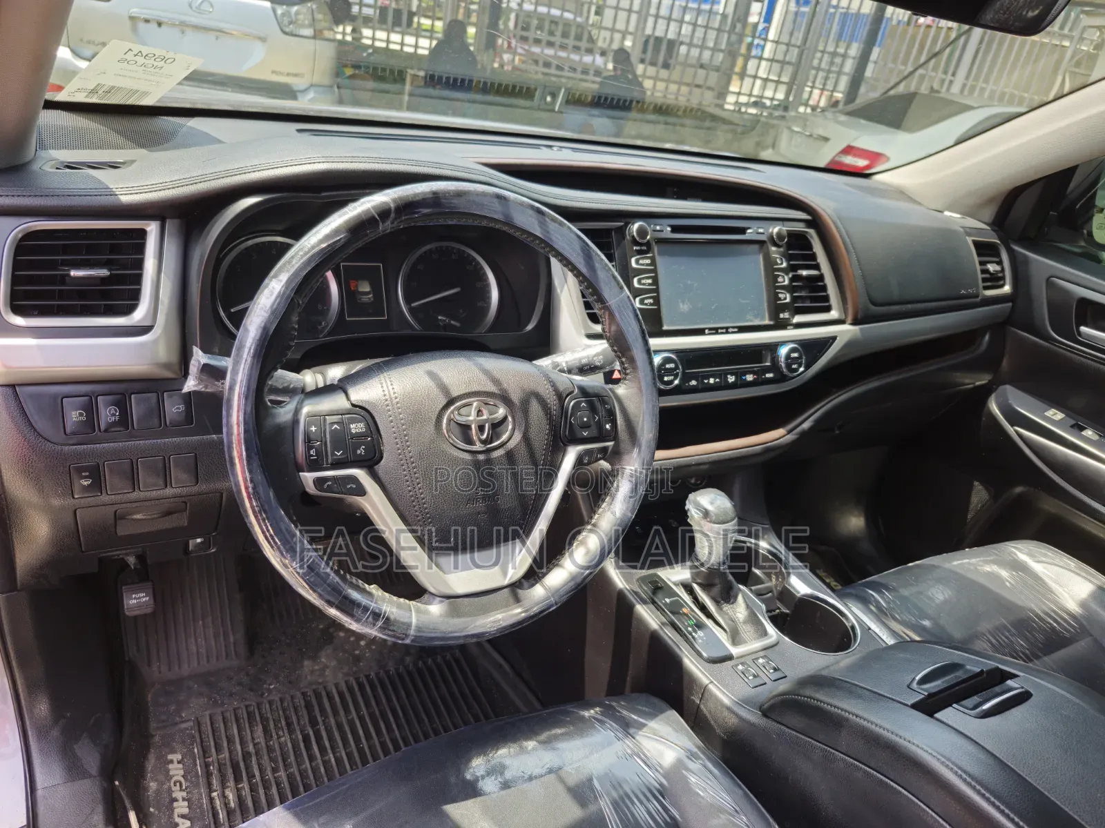 Toyota Highlander XLE 4x4 V6 (3.5L 6cyl 8A) 2018 Gray