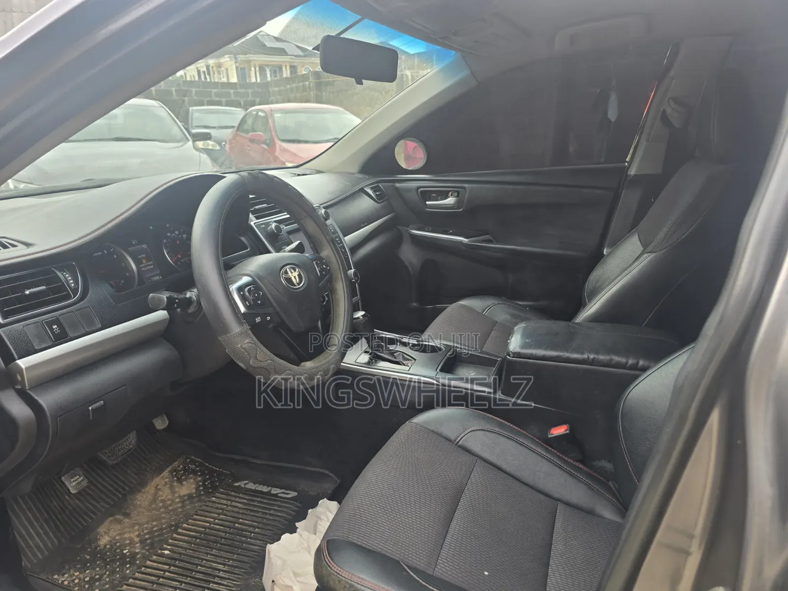 Toyota Camry SE 4dr Sedan (2.5L 4cyl 6A) 2017 Gray