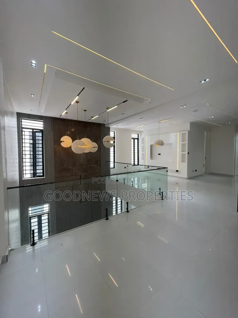4bdrm Duplex in Lekki Phase 1 for sale