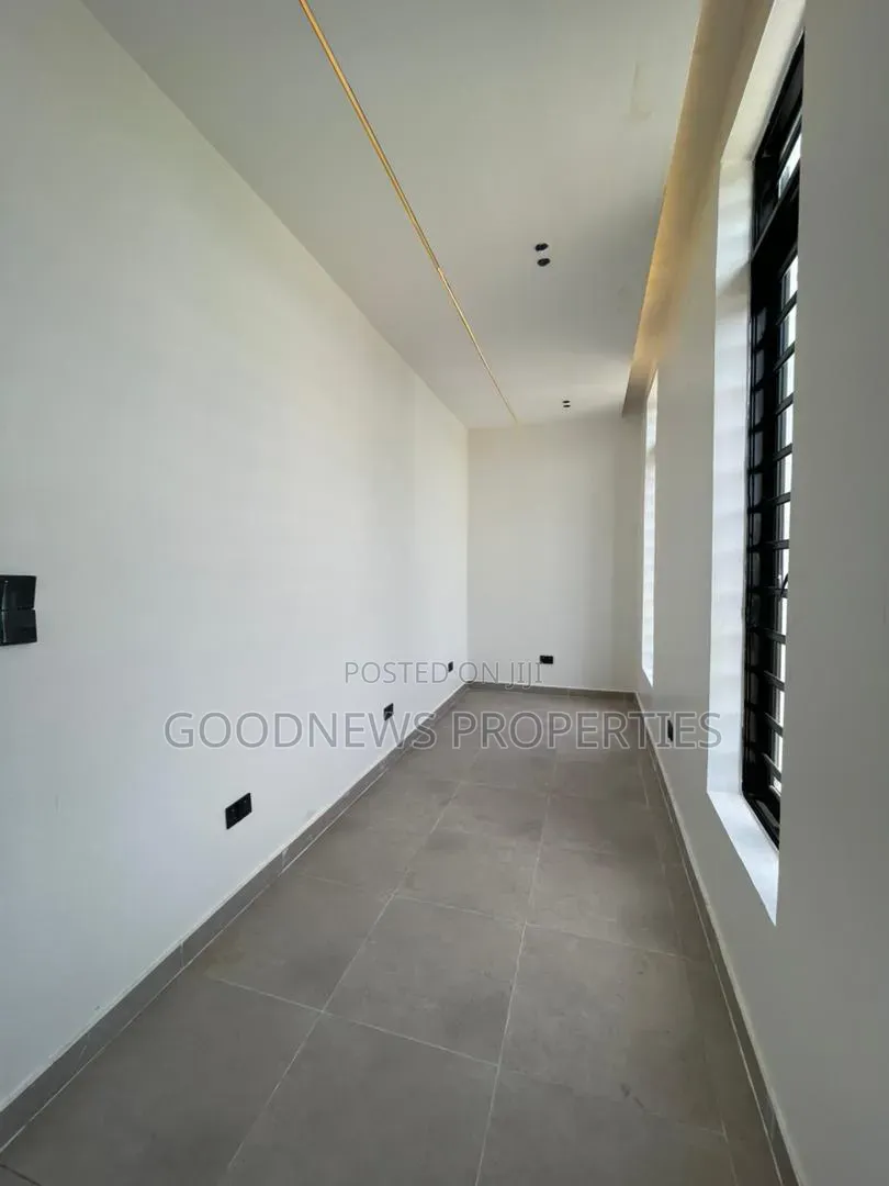 4bdrm Duplex in Lekki Phase 1 for sale