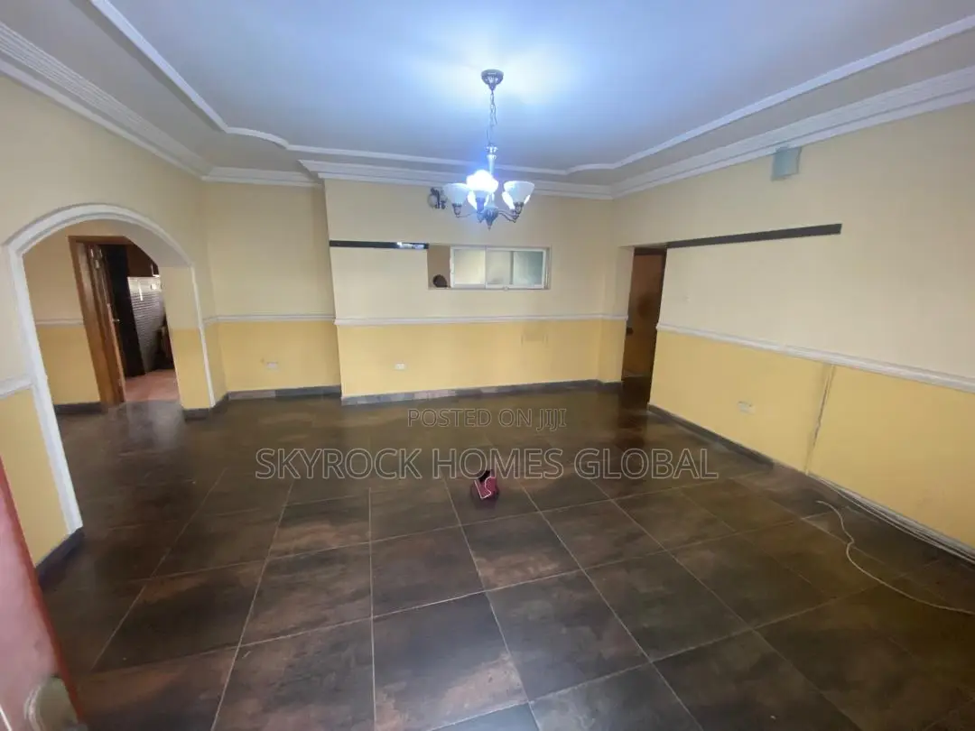 3bdrm Block of Flats in Lekki Phase 1 for rent