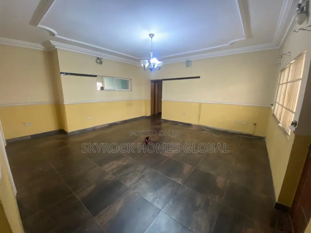 3bdrm Block of Flats in Lekki Phase 1 for rent