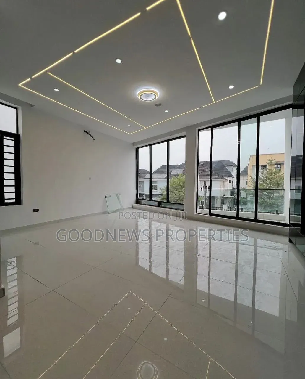 5bdrm Duplex in Chevron Toll Gate for sale