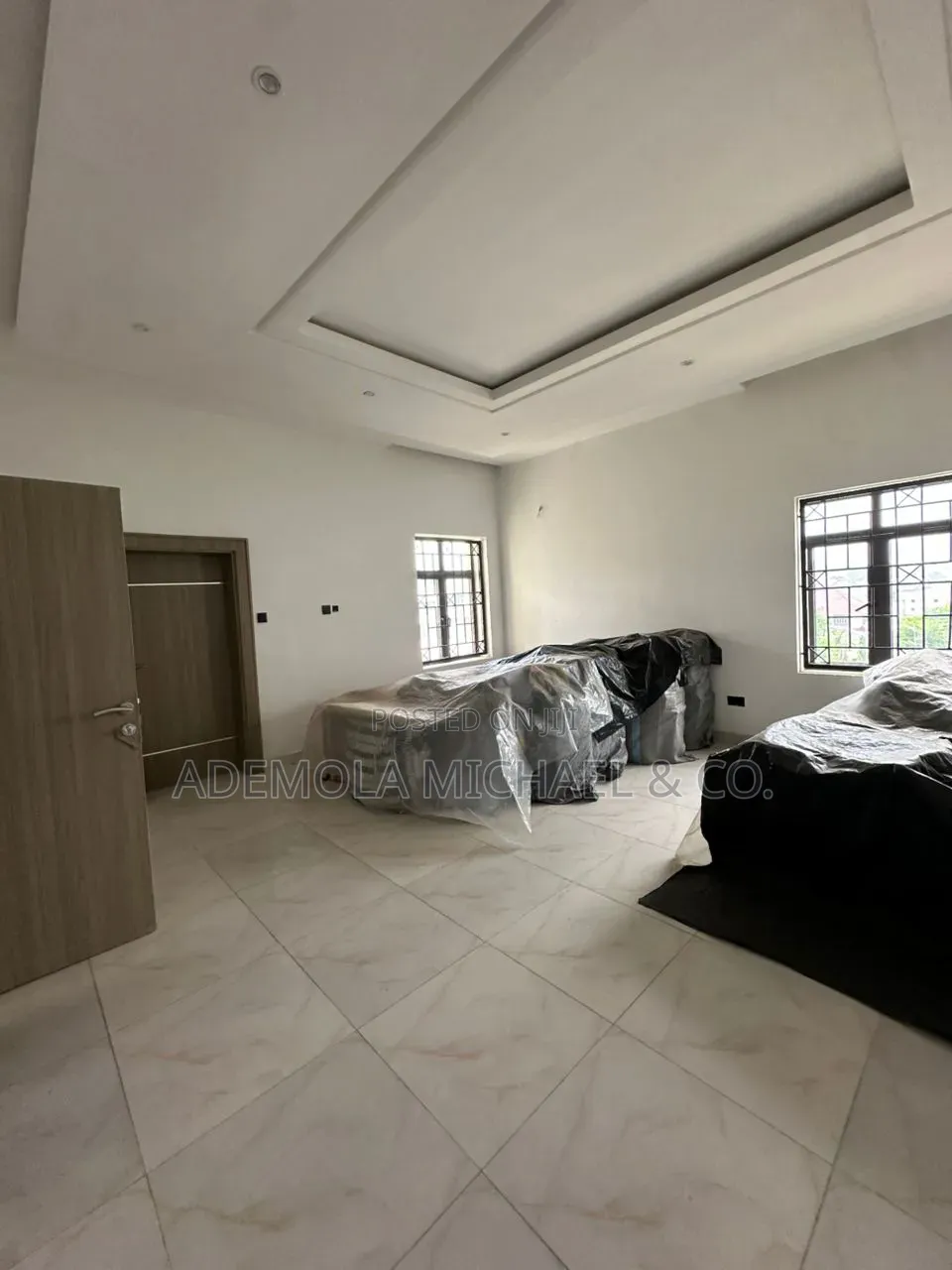 6bdrm Duplex in Mini Estate, Guzape District for sale