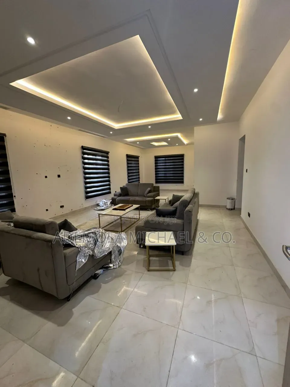 6bdrm Duplex in Mini Estate, Guzape District for sale