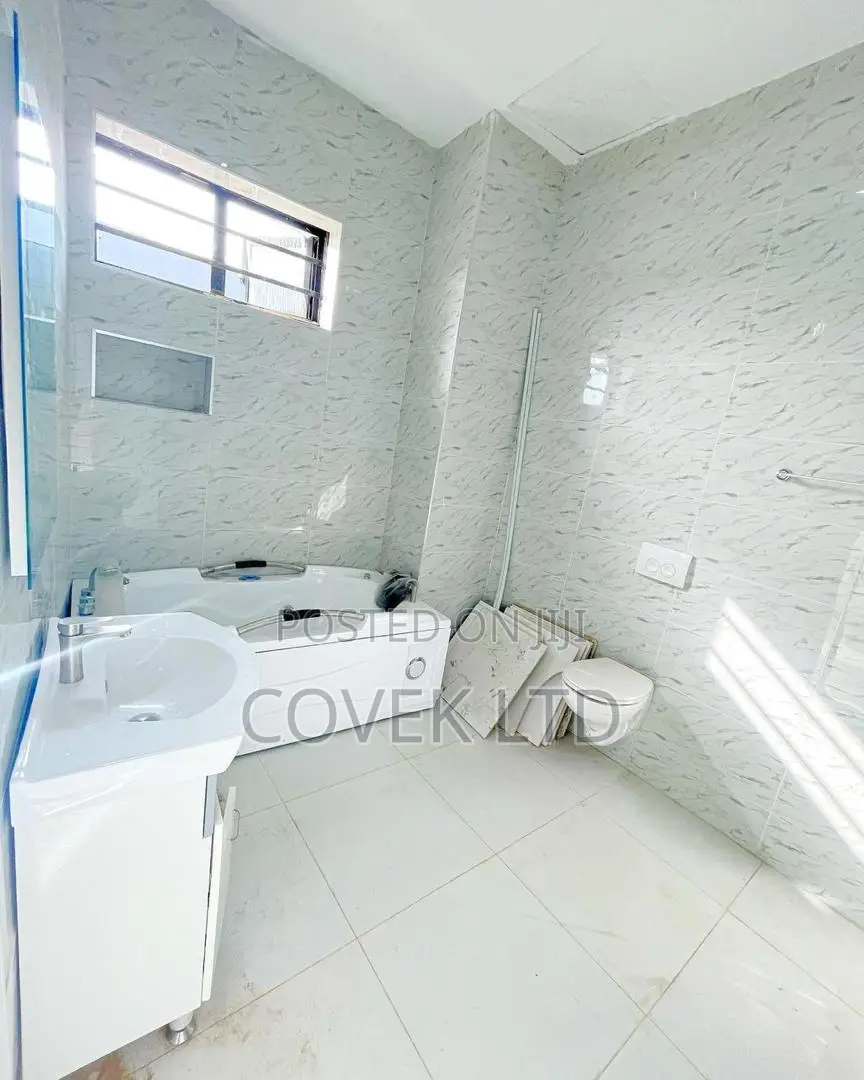 4bdrm Townhouse / Terrace in Creeklane Estate, for rent