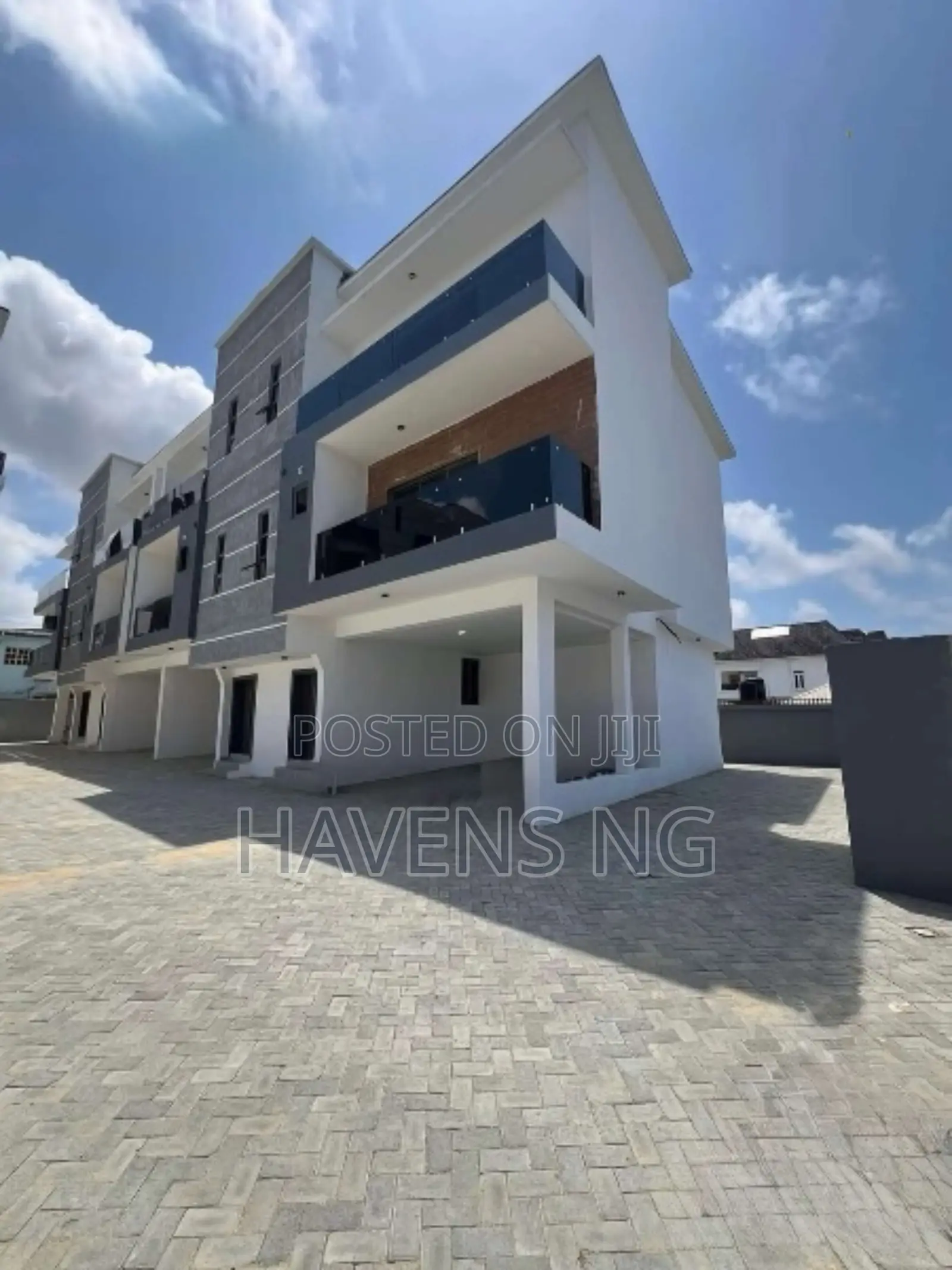 4bdrm Duplex in Ologolo for sale