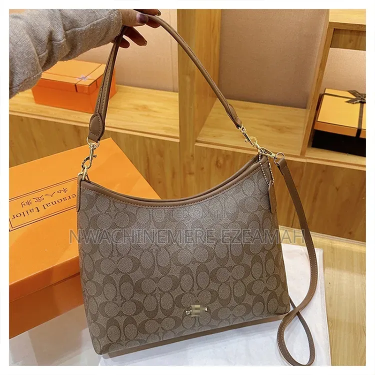 Quality Leather Patterned Crossbody Handbag With Adjustable Strap