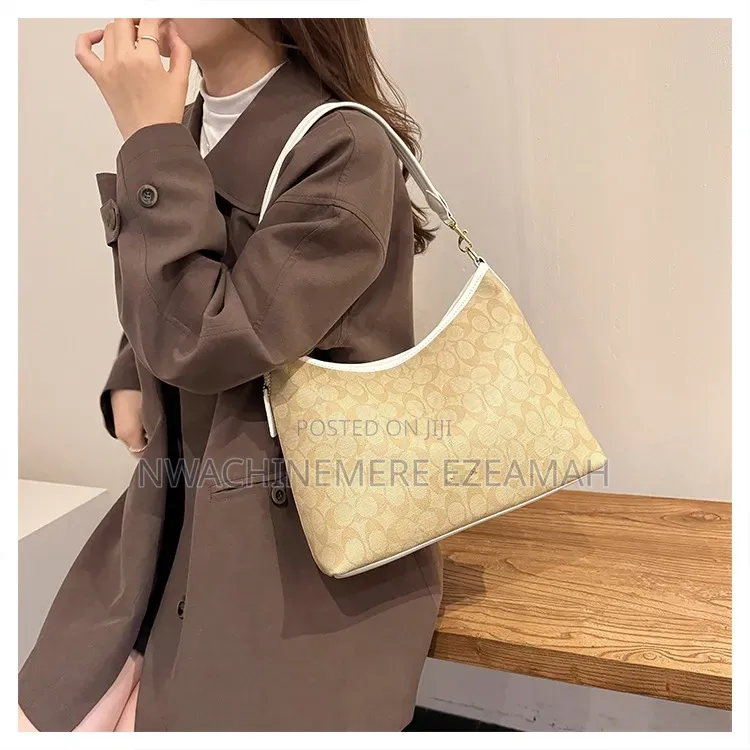 Quality Leather Patterned Crossbody Handbag With Adjustable Strap